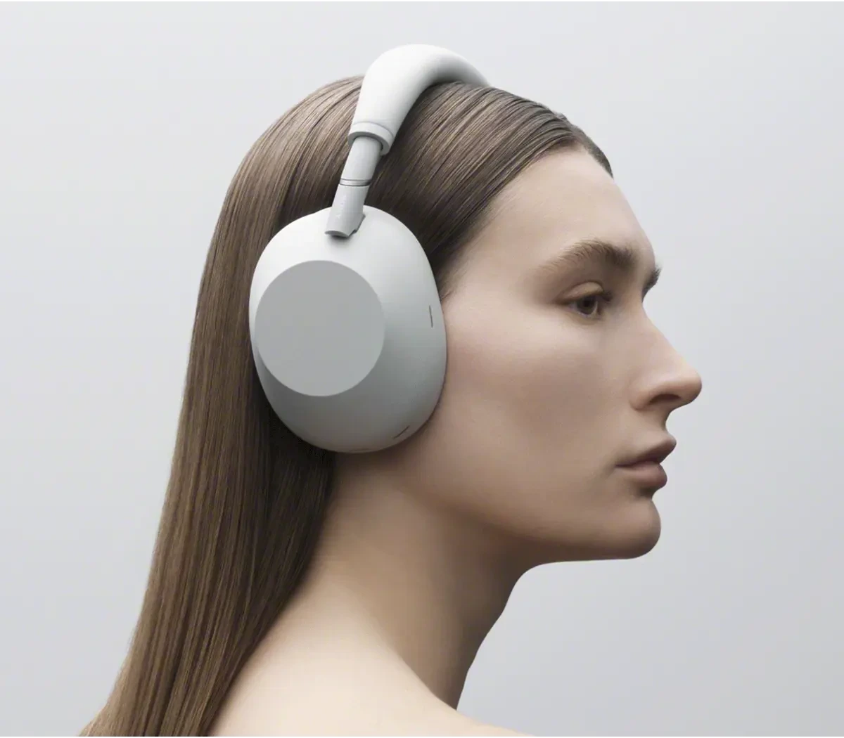 Sony WH-1000XM6 Sølv – i bruk